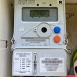 Contador doméstico de energía eléctrica con pantalla digital